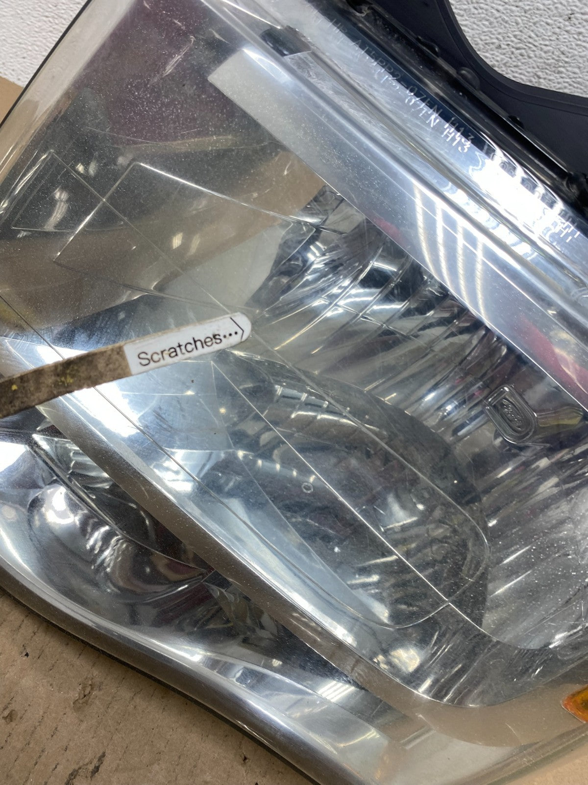 2007 - 2014 Ford Expedition Left Driver LH Side Headlight Halogen AE7262 DW3