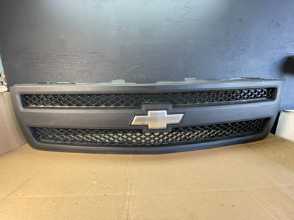 2007 to 2013 Chevrolet Silverado 1500 Front Chrome Grille Grill AC5306 DG0