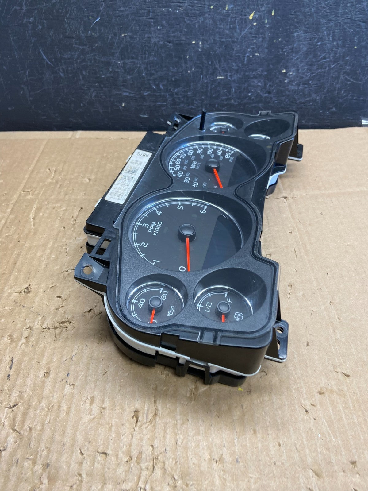 2007 to 2013 Chevrolet Silverado Suburban Cluster Gauge Speedometer OE ad6800 DG2