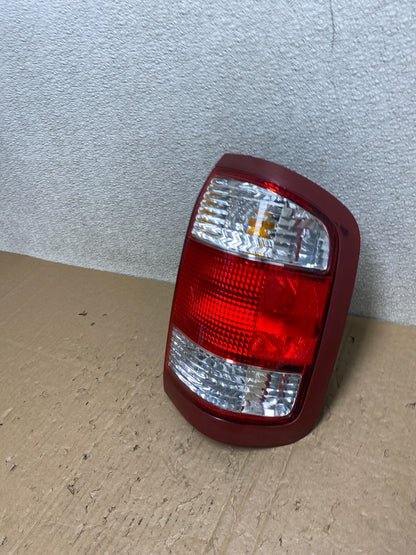 1999 to 2004 Nissan Pathfinder Right Passenger Rh Side Tail light Oem U0489 DW1