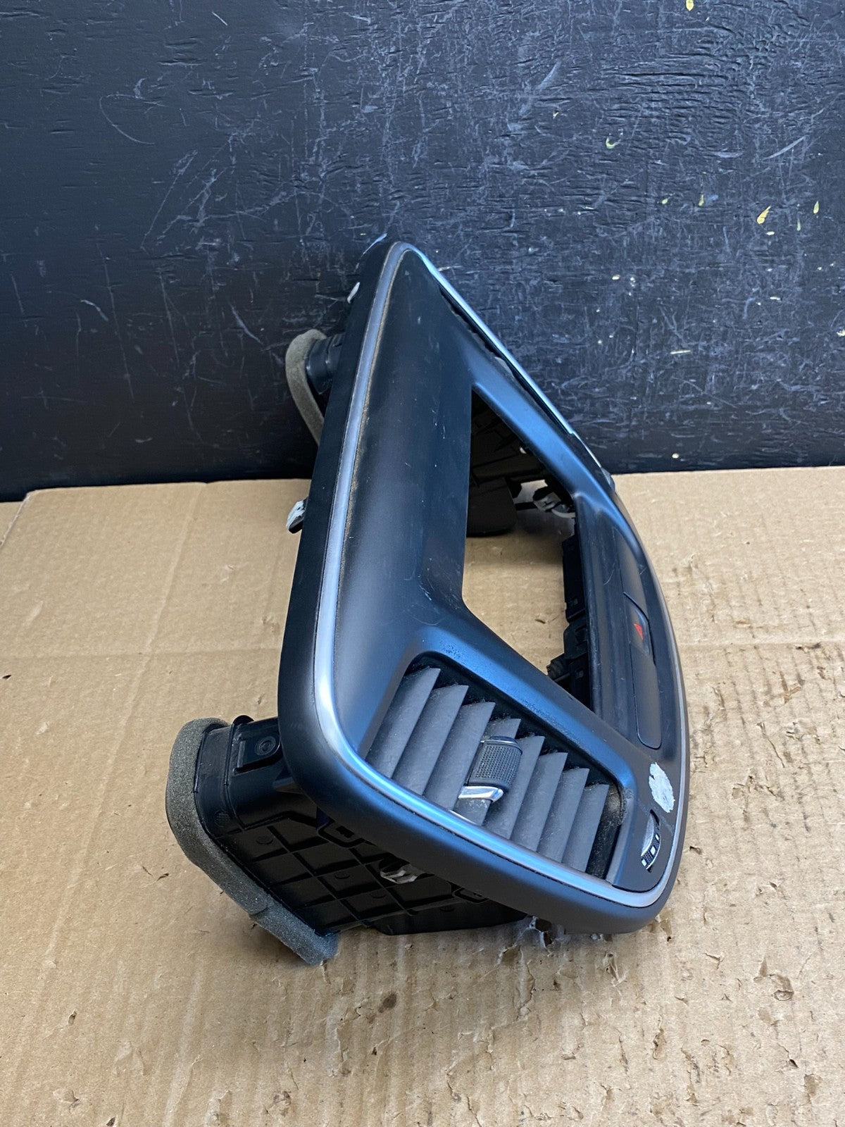 2015 to 2016 Chrysler 200 Radio Dash Bezel Trim Vent Hazard Panel AC9639 DG2
