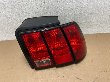 1999-2004 Ford Mustang Right Passenger Rh Side Tail Light AG4163 LK0