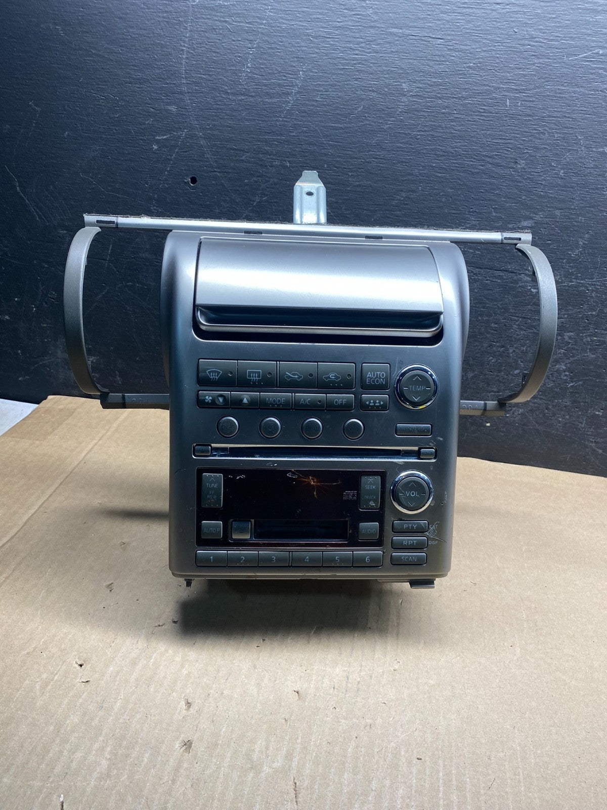 2003 - 2004 Infiniti G35 AM/FM Radio Climate Control Panel ae7893 DG0