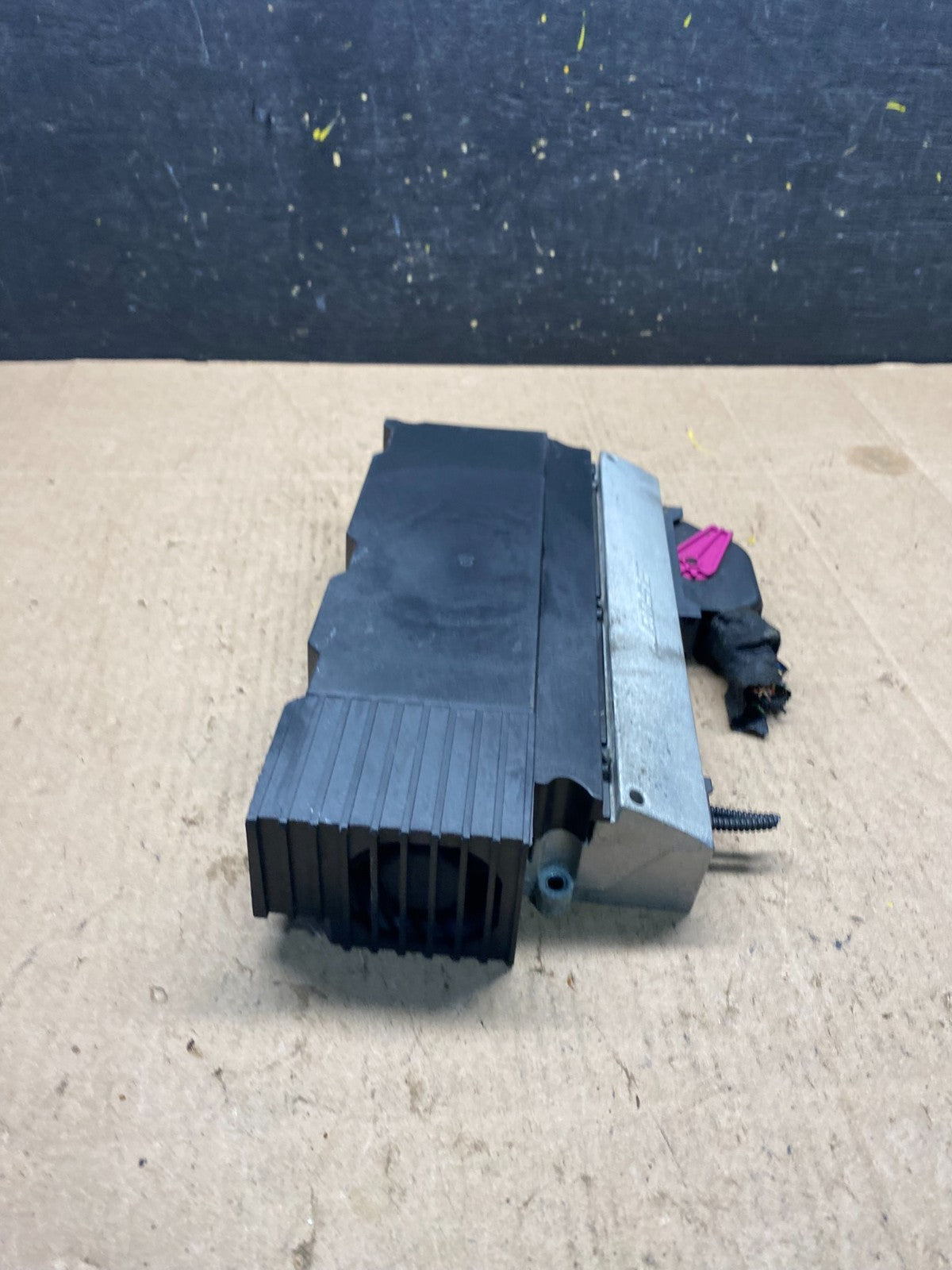 2007 to 2010 Audi Q7 Bose Radio Stereo Amplifier Amp OEM r6463 DG4
