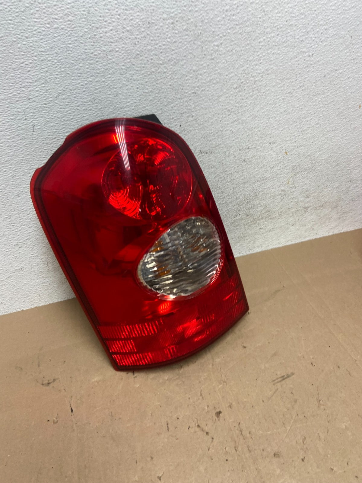 2002 to 2003 Mazda Mpv Left Driver LH Side Tail Light AE6000 DW2