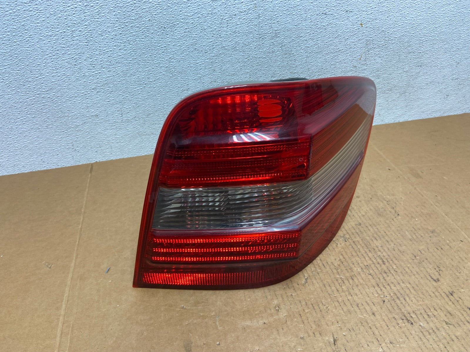 2006 - 2008 Mercedes ML 350 Ml-Class Right Passenger Tail Light AD9347 LK2