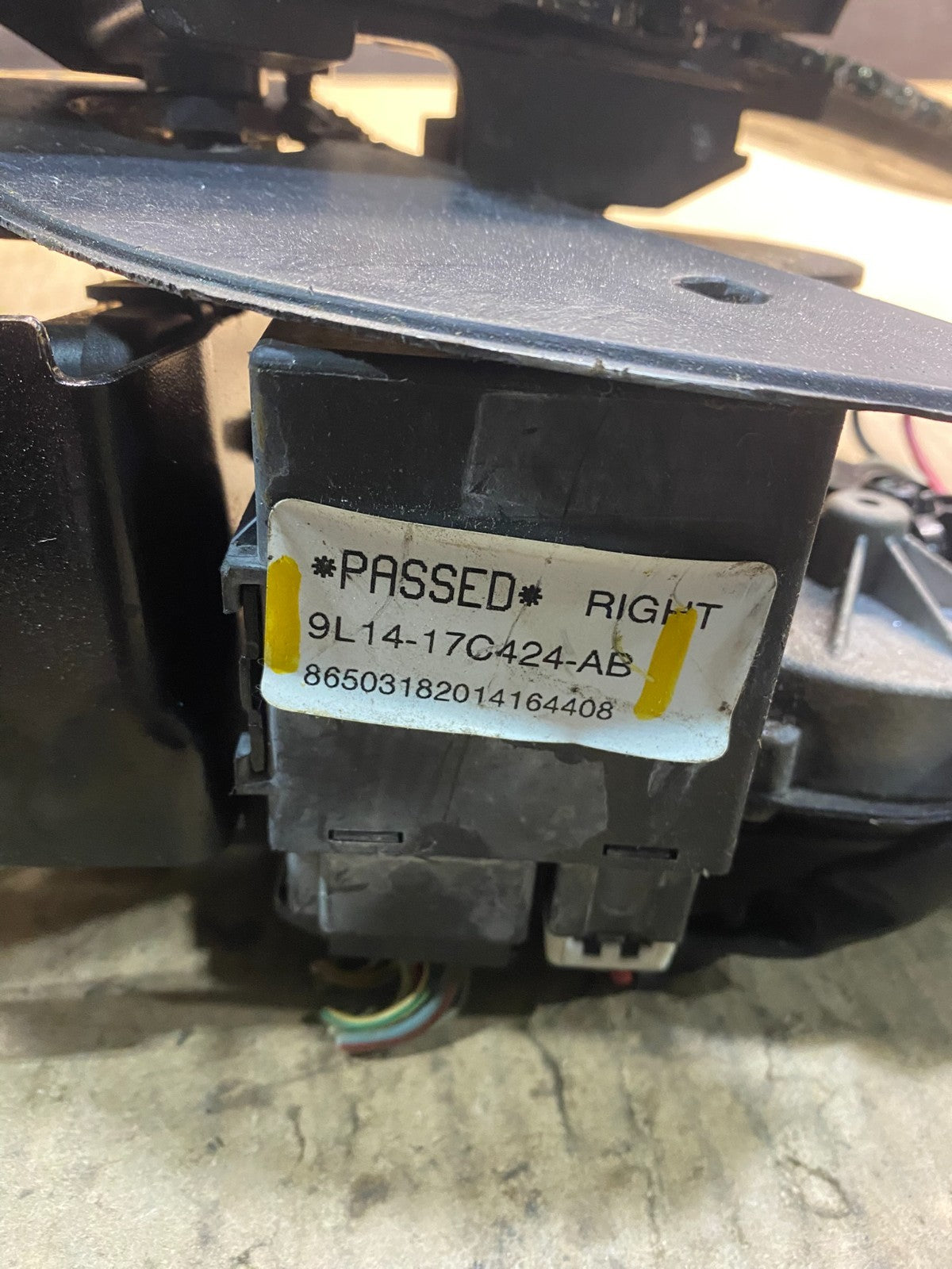 2009 to 2014 Ford Expedition Navigator Rear Windshield Wiper Motor z5068 DG6