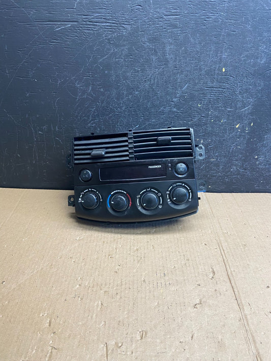 2004-2005 Toyota Sienna AC Climate Heater Temperature Control Air Vent AE3813 DG0