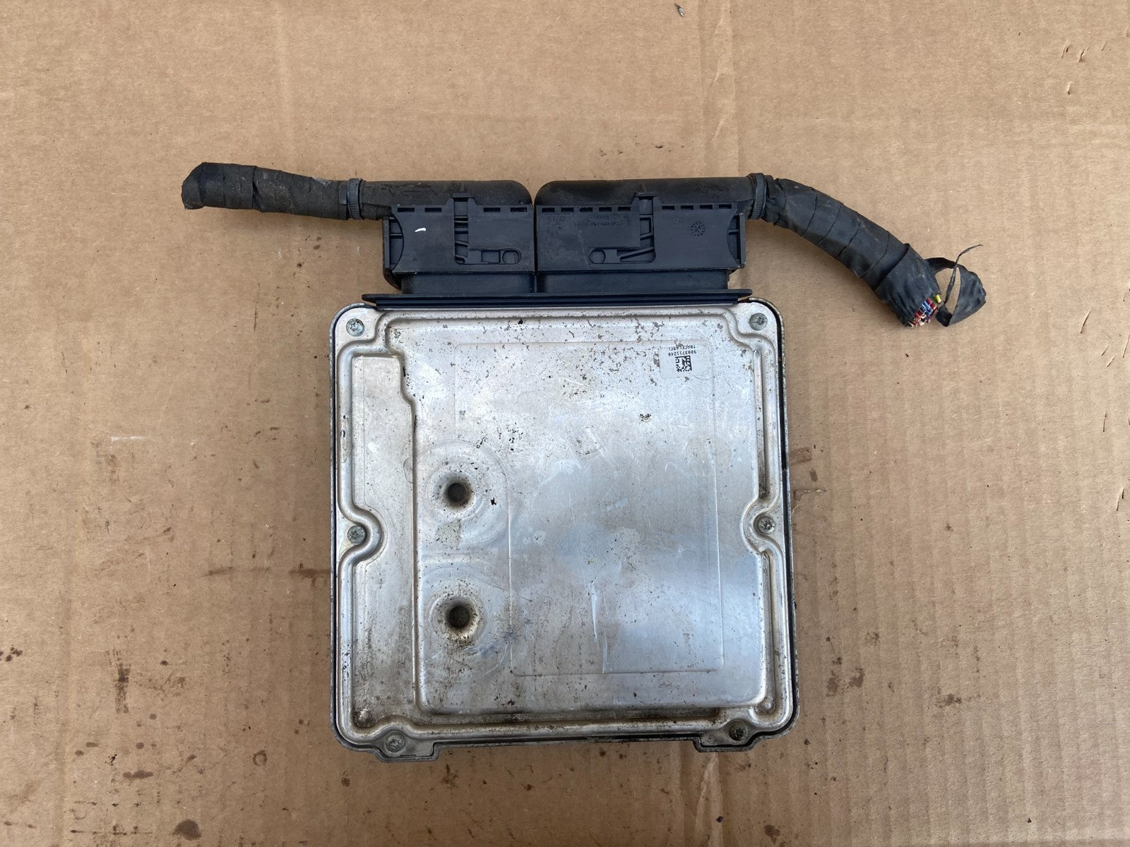 2010 Volkswagen CC Passat 2.0L ECM Engine Control Unit ECU AD2873 DW1