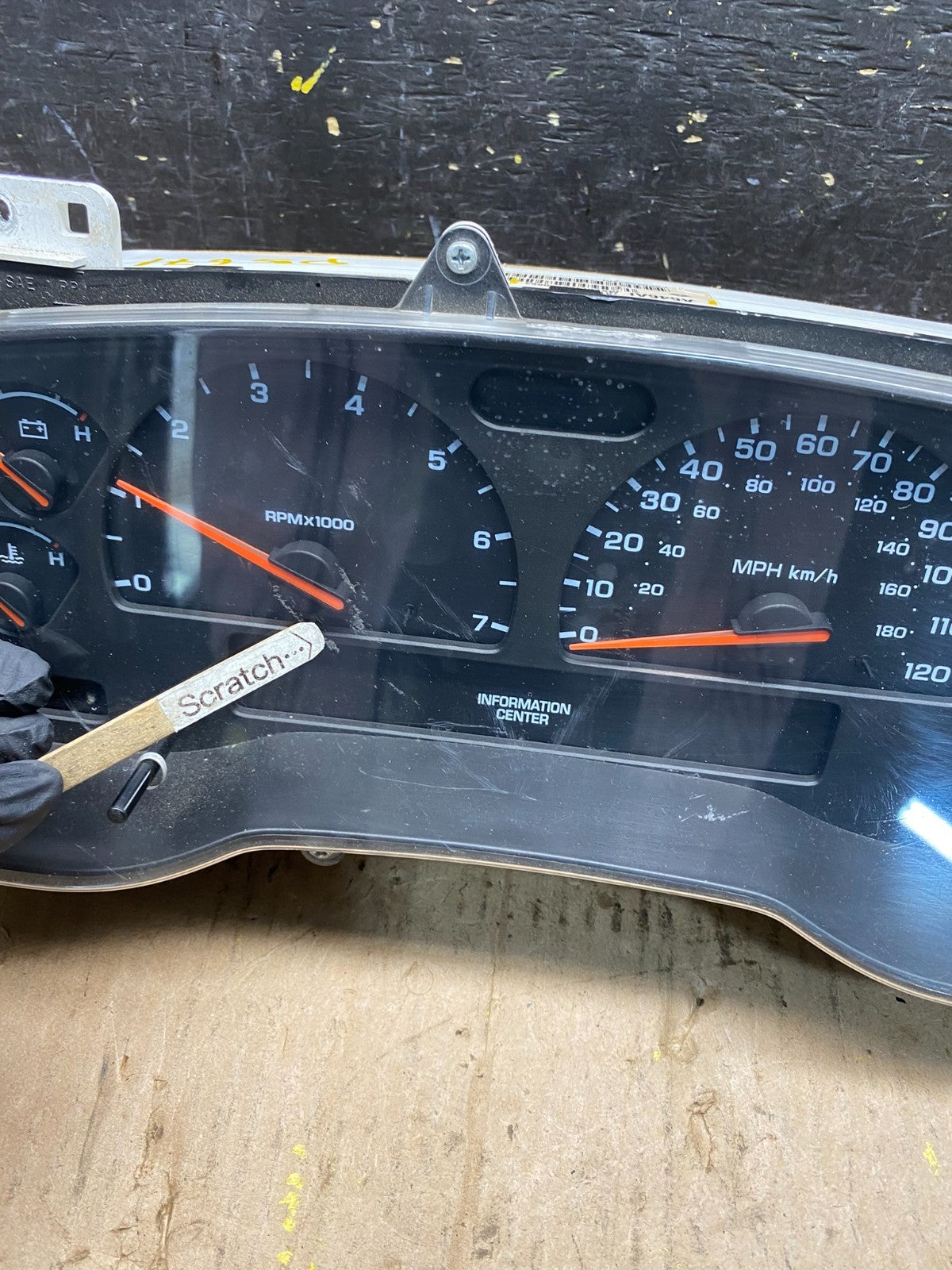 2003 Dodge Durango 4.7L Speedometer Instrument Cluster Gauge OEM P5671 DG1