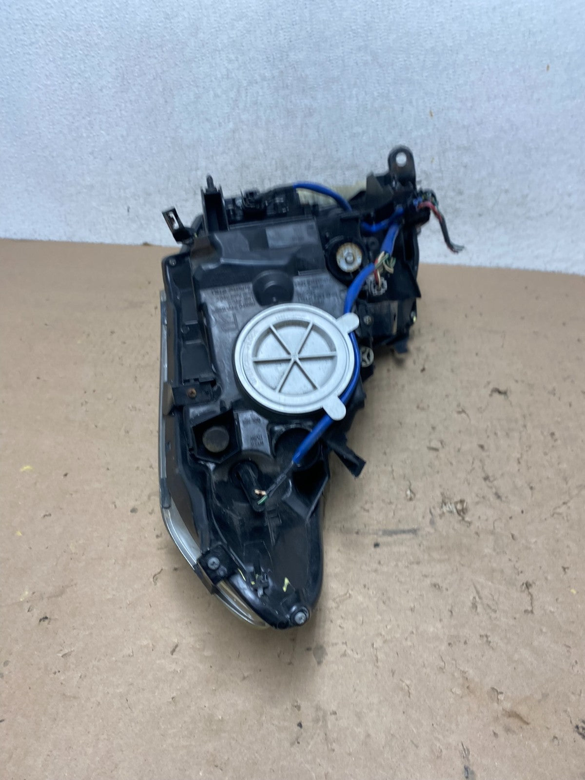 2010-2012 Infiniti G37 Right Passenger Side Xenon HID Headlight AG5648 DW8