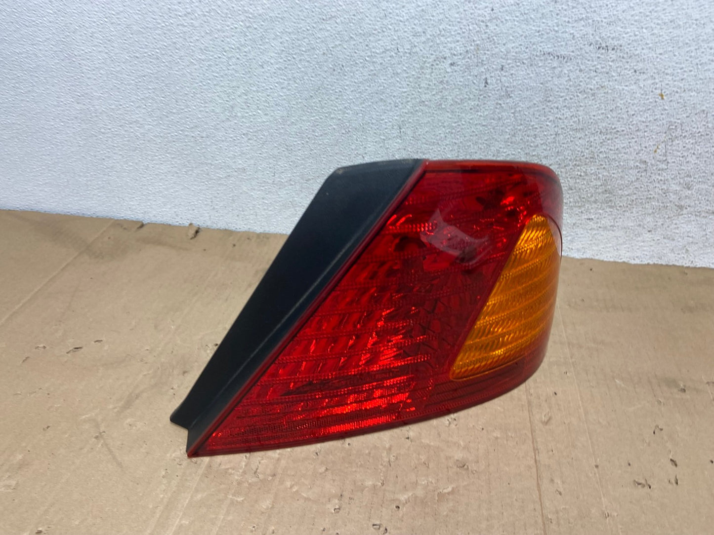 2000 2001 2002 Toyota Avalon Right Passenger Rh Side Tail Light AE9185 LK2