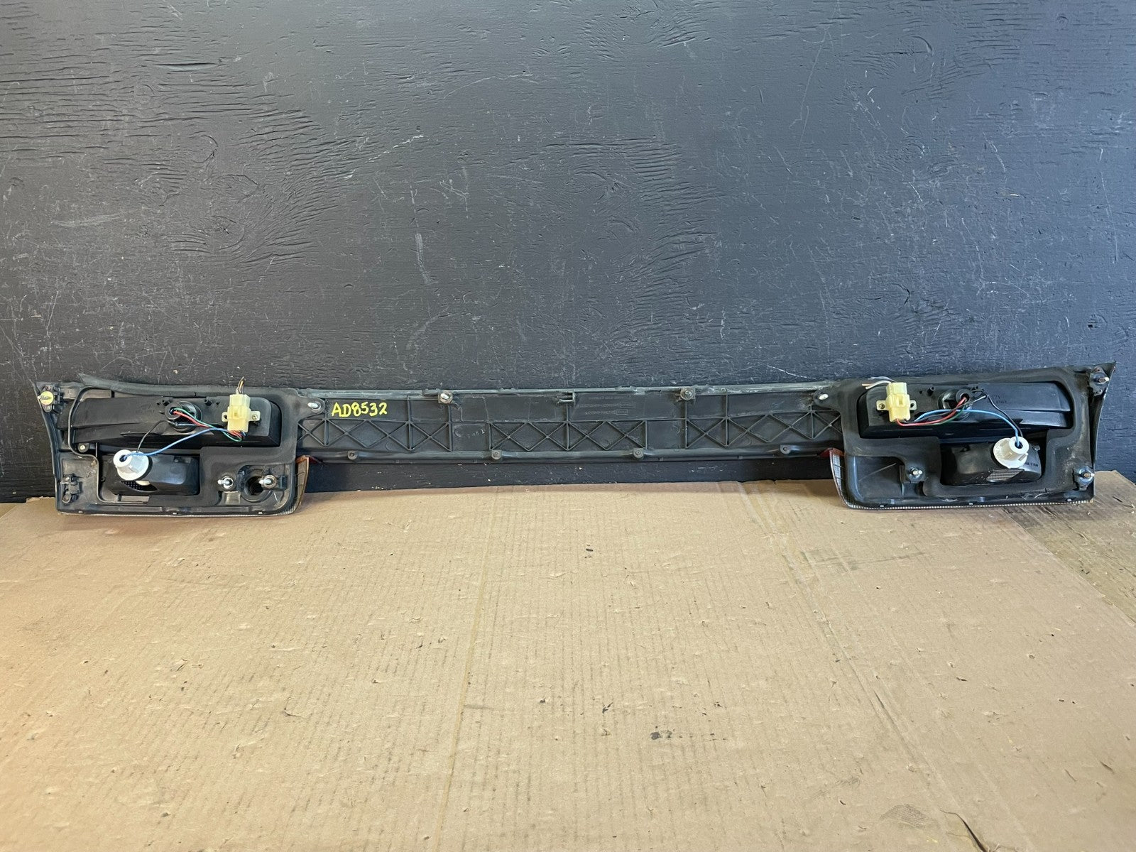 1995 to 1996 Subaru Legacy Wagon Trunk Mounted Center Tail Light Panel AD8532 DG5