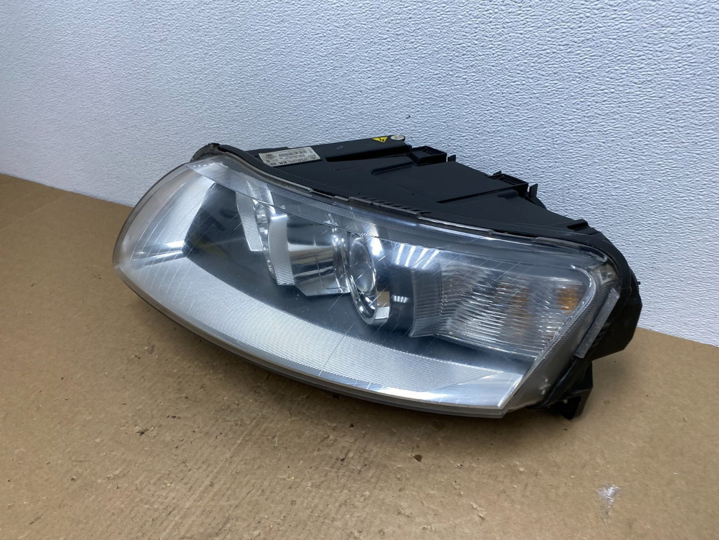 2005 to 2008 Audi A6 Left Driver Side Headlight Xenon HID OEM AC1370 DW1