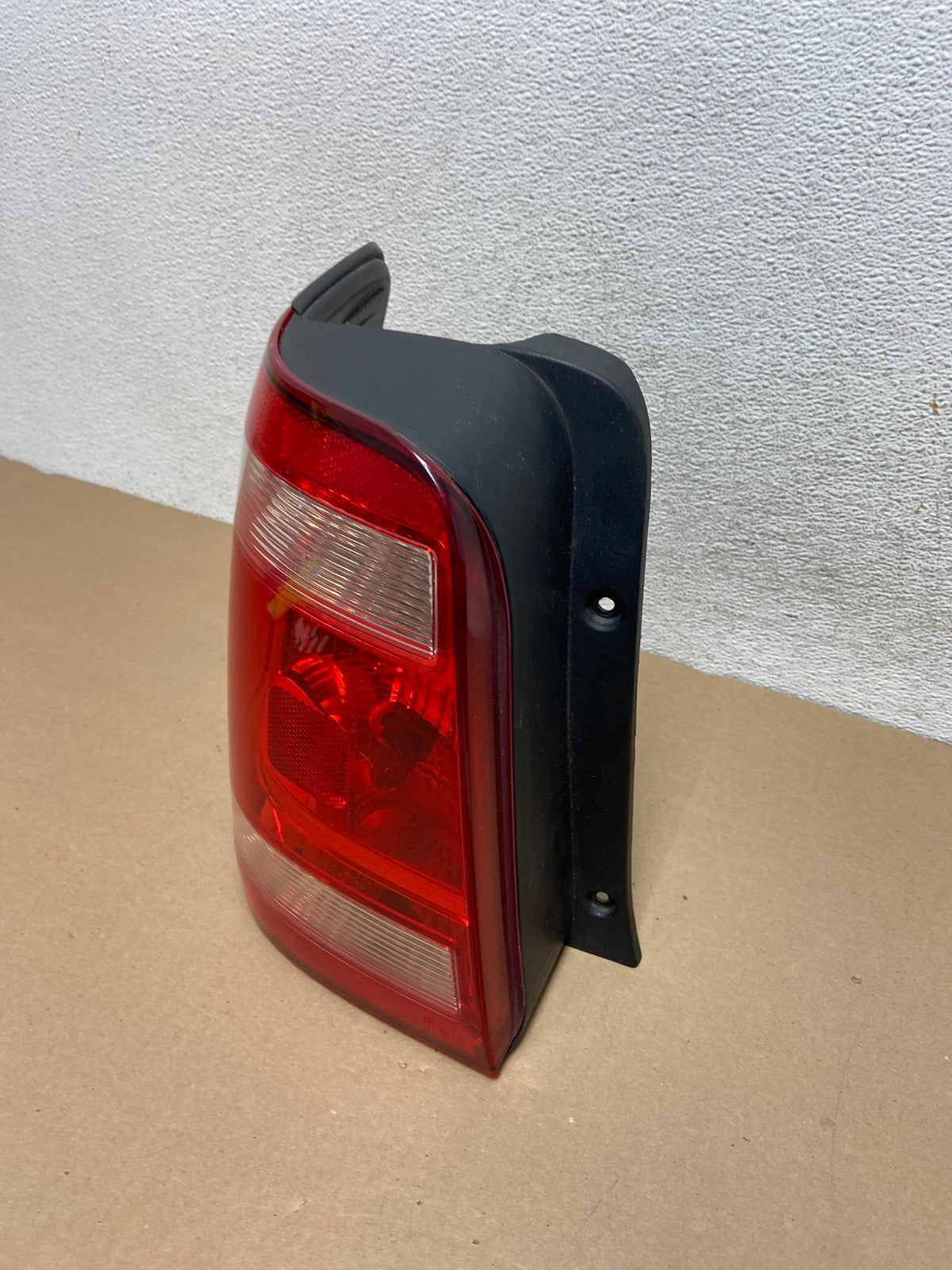 2008 to 2012 Ford Escape Left Driver LH Side Tail Light AG3290 LK1