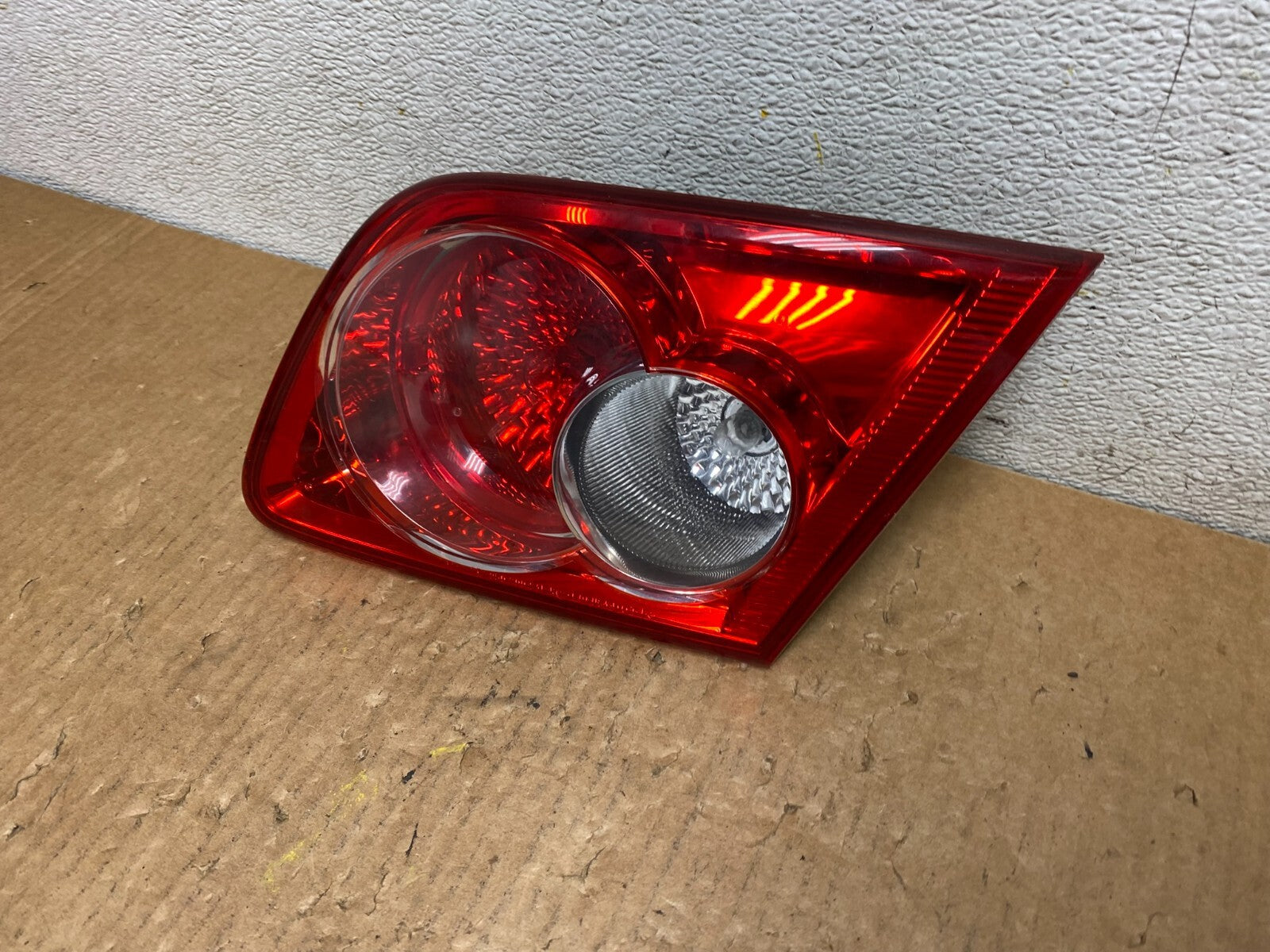 2003 2004 2005 Mazda 6 Right Passenger Inner Tail Light Taillight OEM i0994 DG1