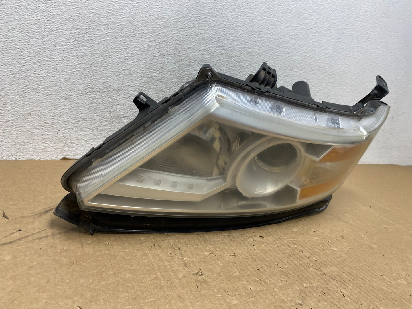 2011 to 2013 Honda Odyssey Front Left Driver LH Headlight Halogen AG0534 DW2