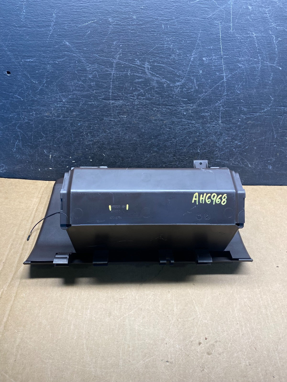 2009 to 2012 Chevrolet Malibu Right Passenger Side Glove Box AH6968 DG4