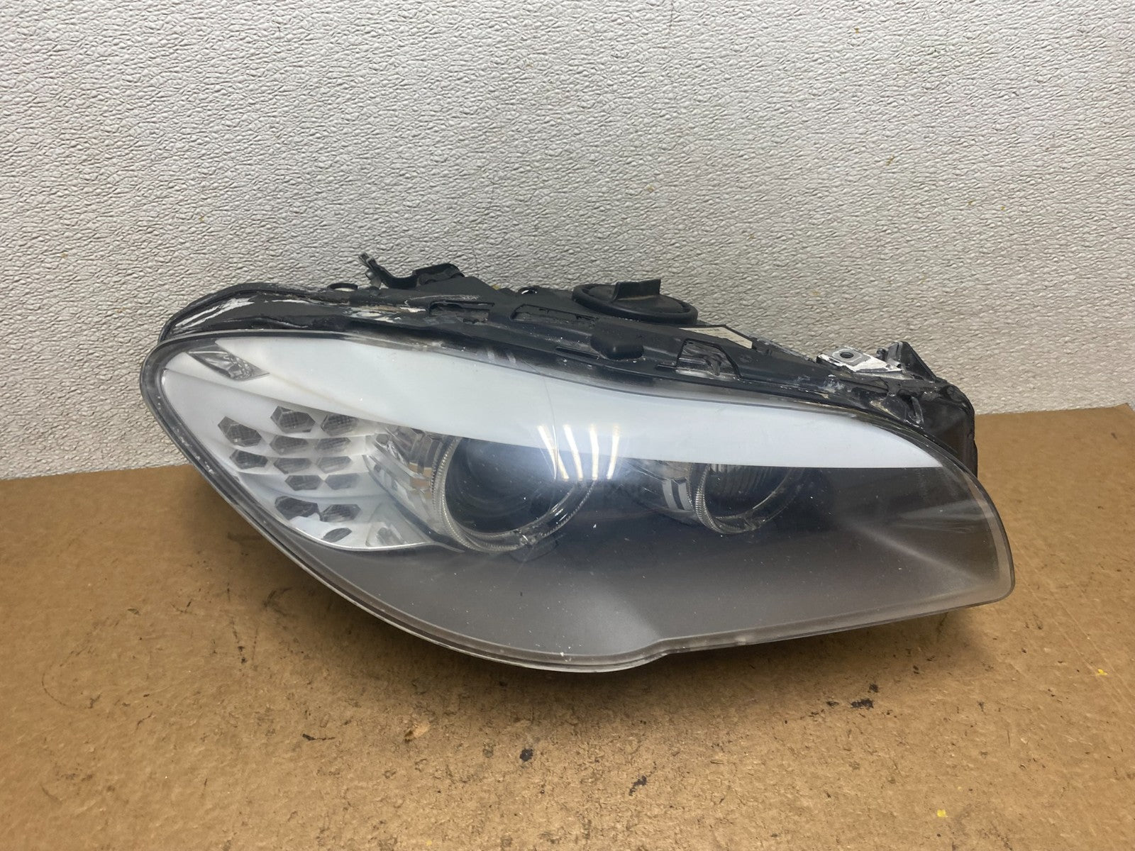 2011-2013 BMW 5 Series F10 Right Passenger Xenon HID AFS Headlight OEM T1133 DW0