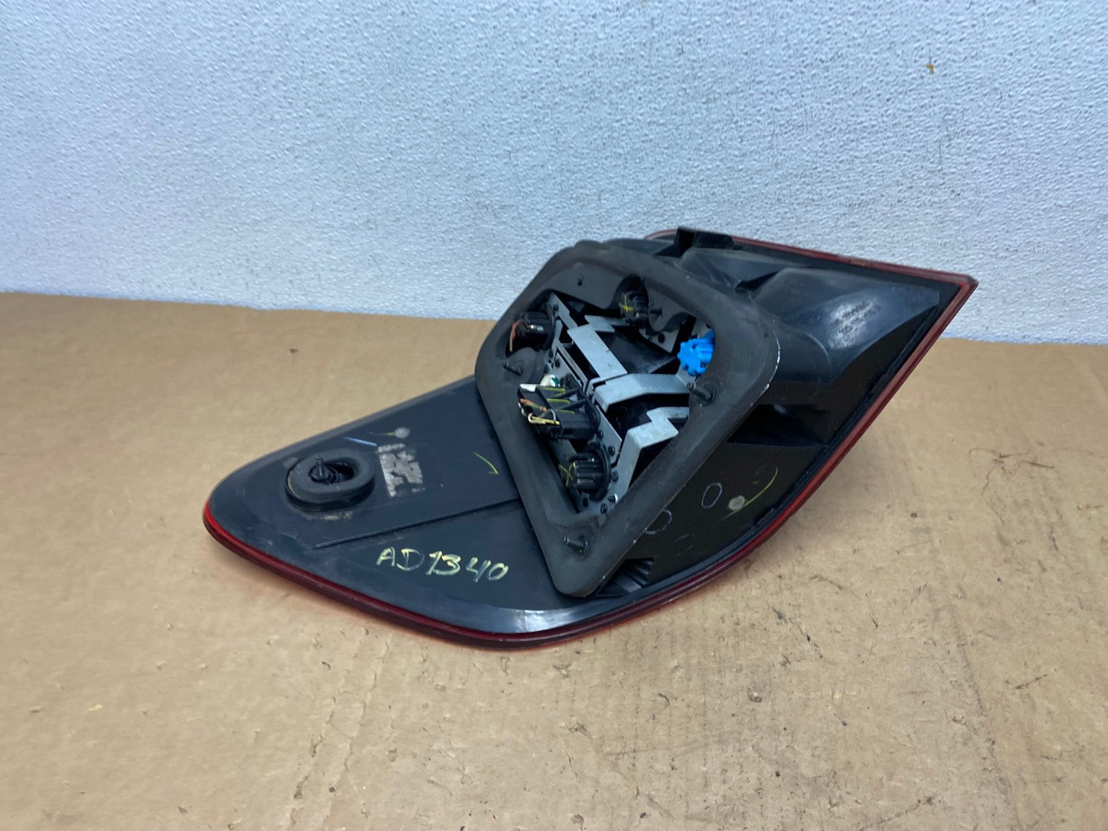 2009 to 2011 Mercedes ML350 ML-Class Right Passenger RH Tail Light AD1340 LK4