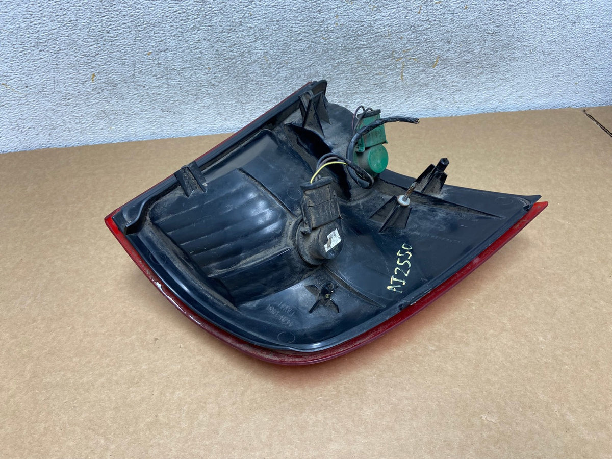 2002 to 2005 Ford Explorer Right Passenger Rh Side Tail light AI2550 LK6