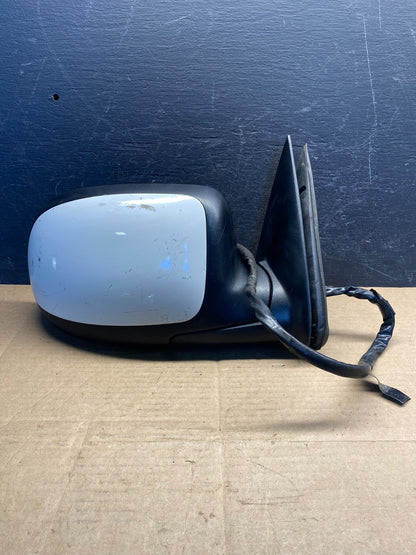 2003-2006 Chevrolet Tahoe Suburban Right Passenger Turn Door Mirror AE8277 DW0