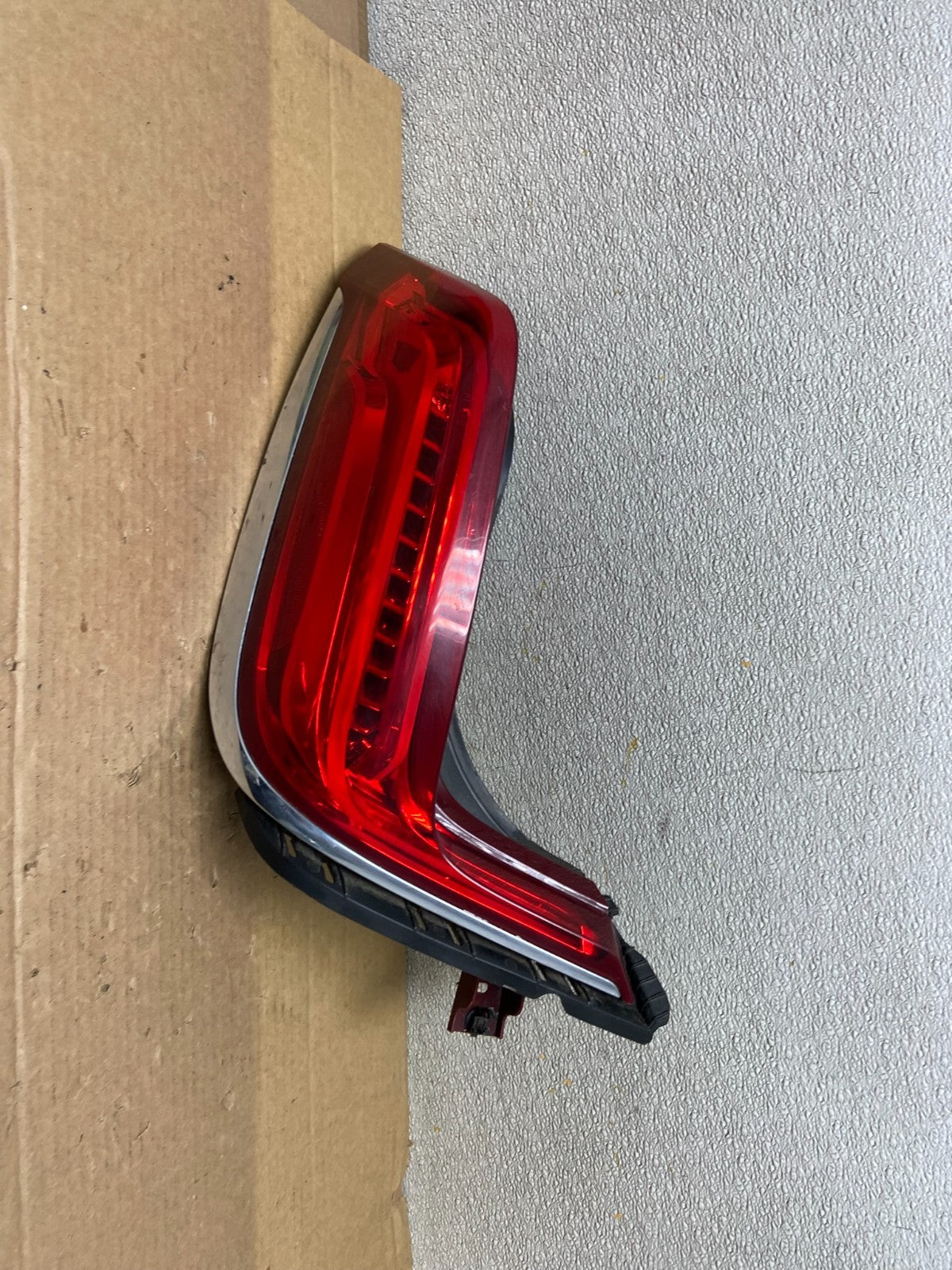 2018 to 2019 Cadillac XTS Left Driver LH LED Tail Light  ab5161 DG0
