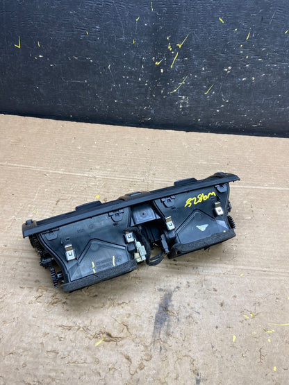 2010 to 2013 BMW X5 X6 Center Console Dash Air Vent OEM W9828 DG3
