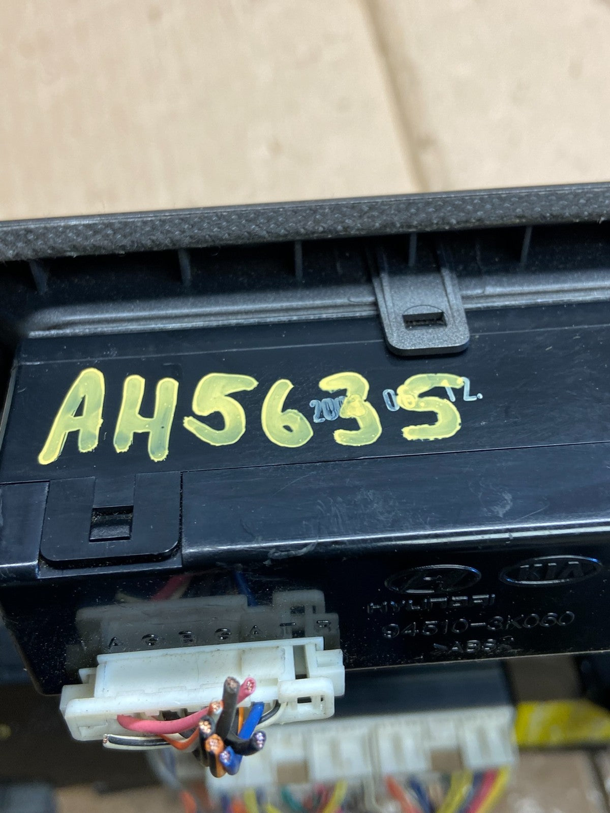 2009 - 2010 Hyundai Sonata Center Radio Climate Control Air Vent Bezel AH5635 PS5