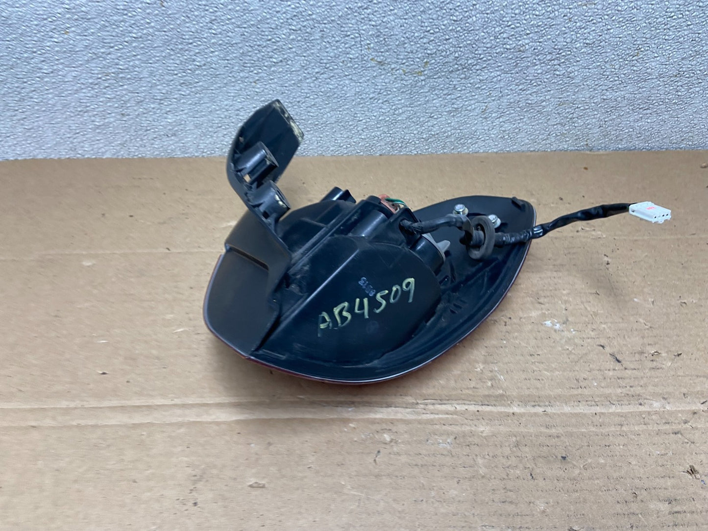 2008 to 2014 Subaru Tribeca Left Driver Lh Side Tail Light Oem AB4509 LK5