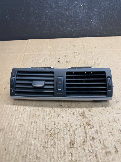 2010 to 2013 BMW X5 X6 Center Console Dash Air Vent OEM AC4705 DG0