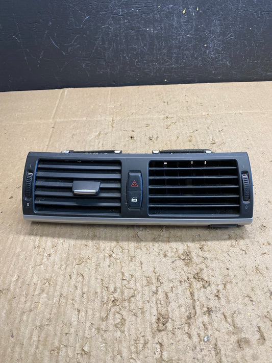 2010 to 2013 BMW X5 X6 Center Console Dash Air Vent OEM AC4705 DG0