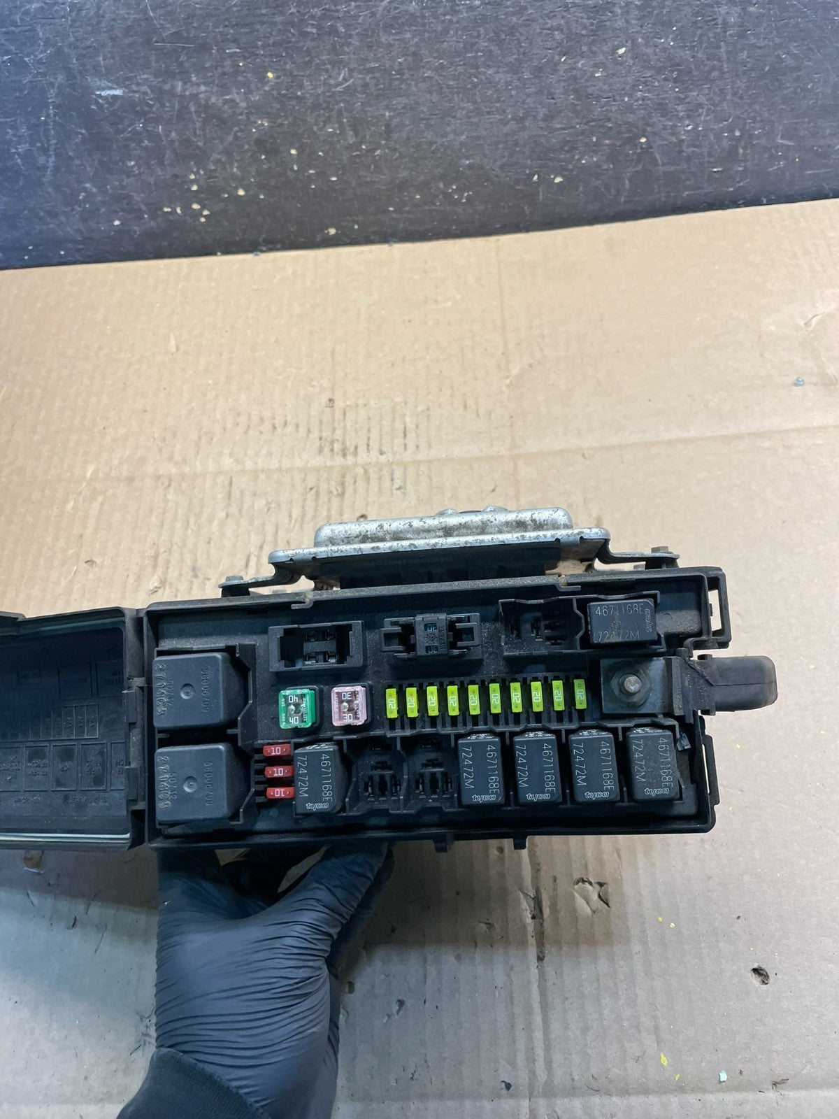 2004 2005 Dodge Durango Fusebox Fuse Box Relay Body BCM Module u2117 DG5