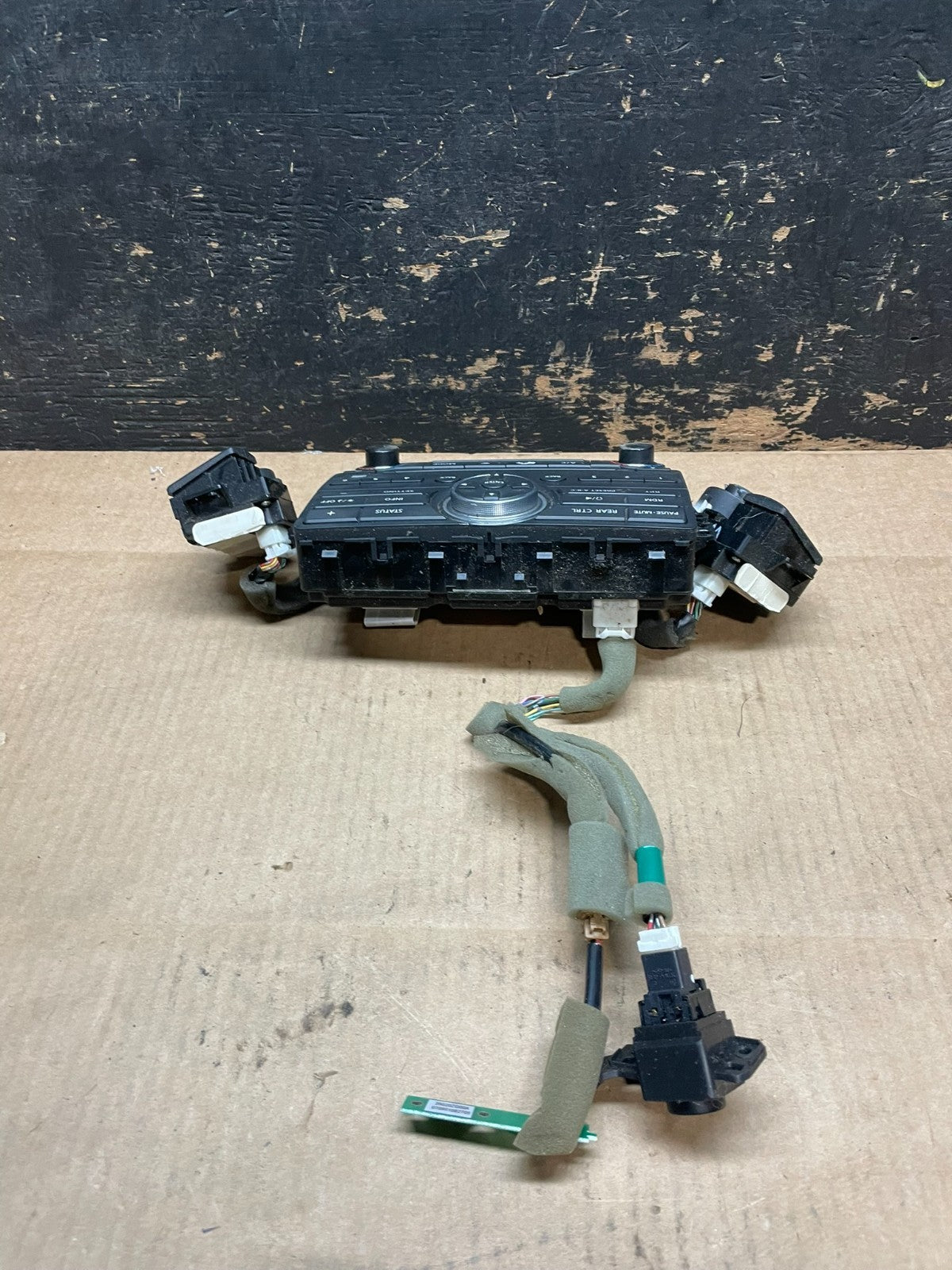 2007 to 2012 Nissan Pathfinder Radio Switch Control AA91612