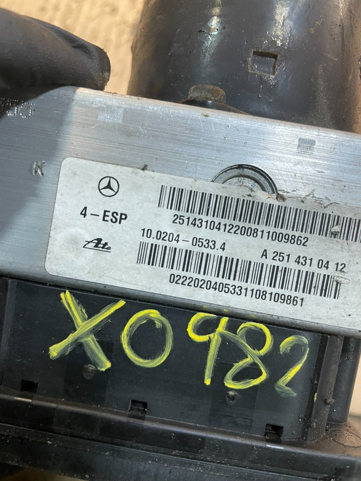 06-12 Mercedes R350,GL450,ML500 A2515452532 ABS AntiLock Brake Pump OEM x0982 DG7