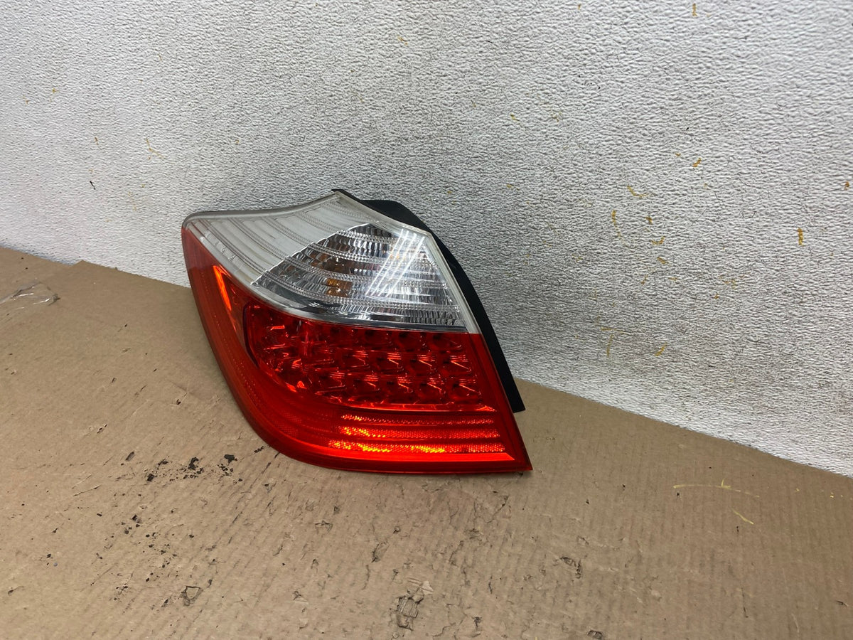 2009-2011 Hyundai Genesis Sedan Left Driver LH Tail Light AH6024 LK2