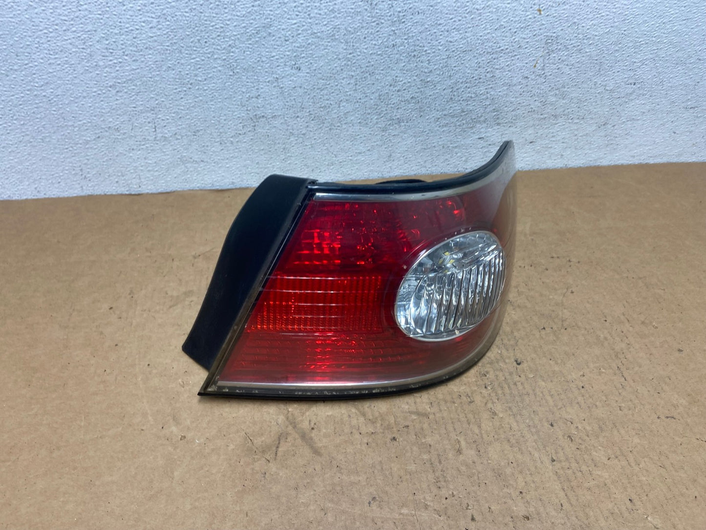 2002 to 2004 Lexus ES300 ES330 Right Passenger Side Tail Light AD4757 LK2