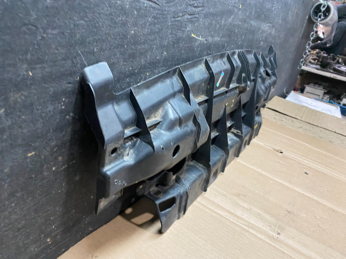 2006 - 2007 Subaru Tribeca Lower Center Engine Cover Trim W4687 DG5