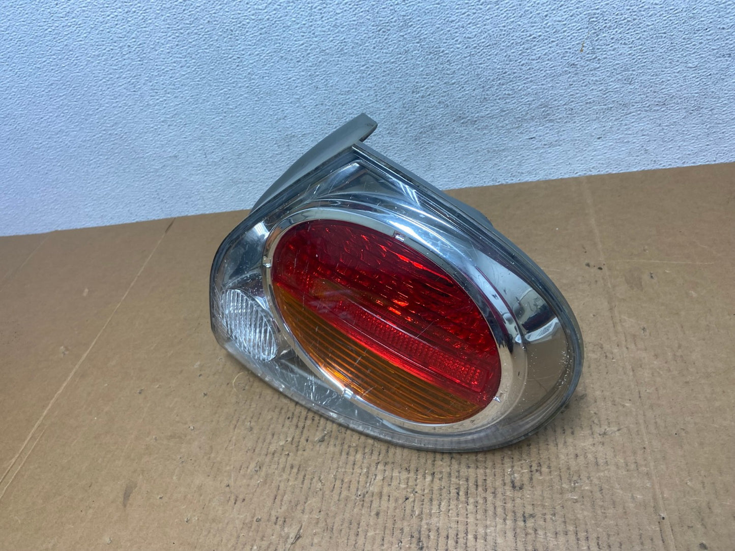 2002 2003 Nissan Maxima Right Passenger RH Side Tail Light AE0437 LK1