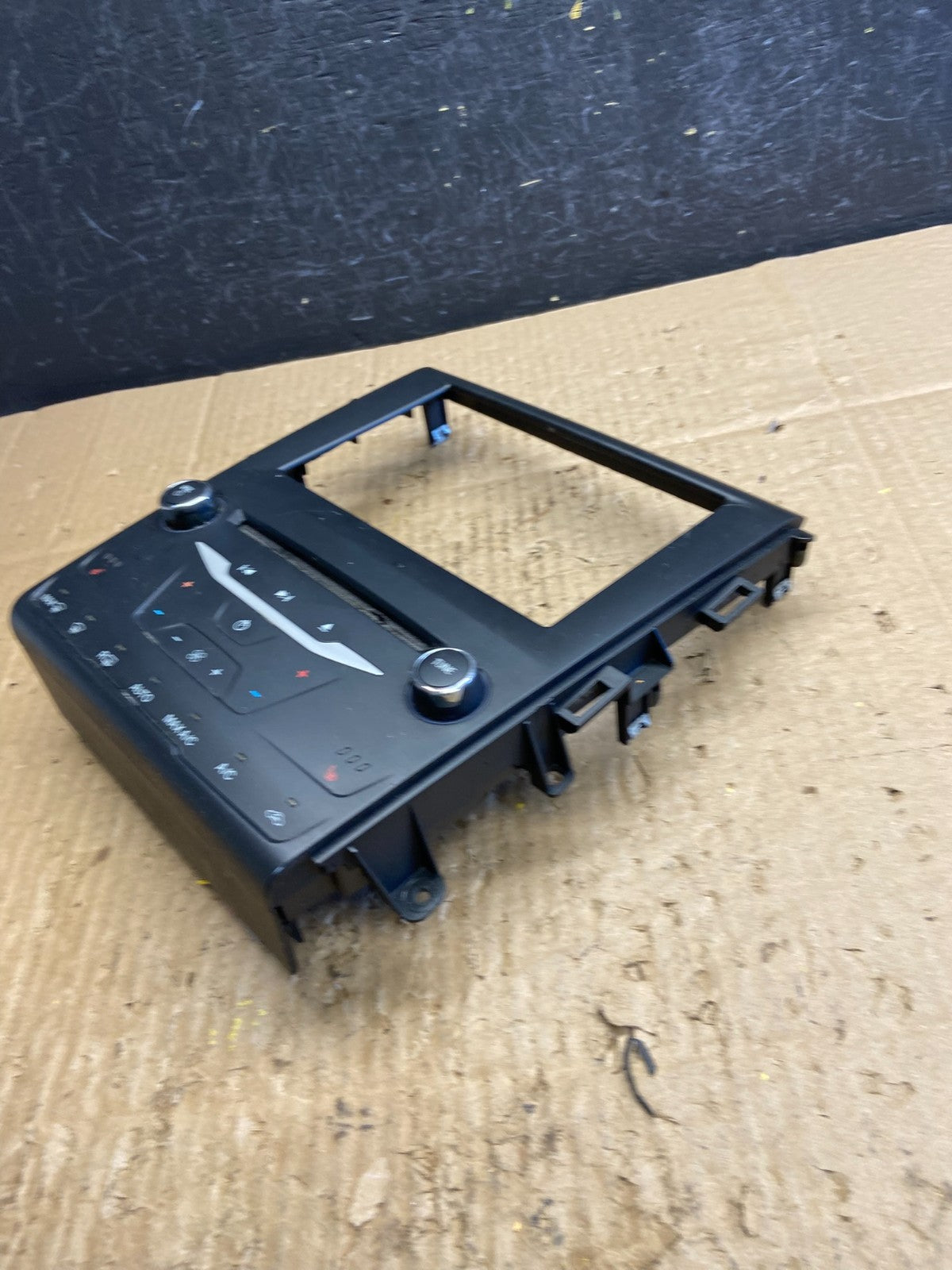 2013 2015 Ford Fusion Radio Climate Control A/C Control AD2004 DG3