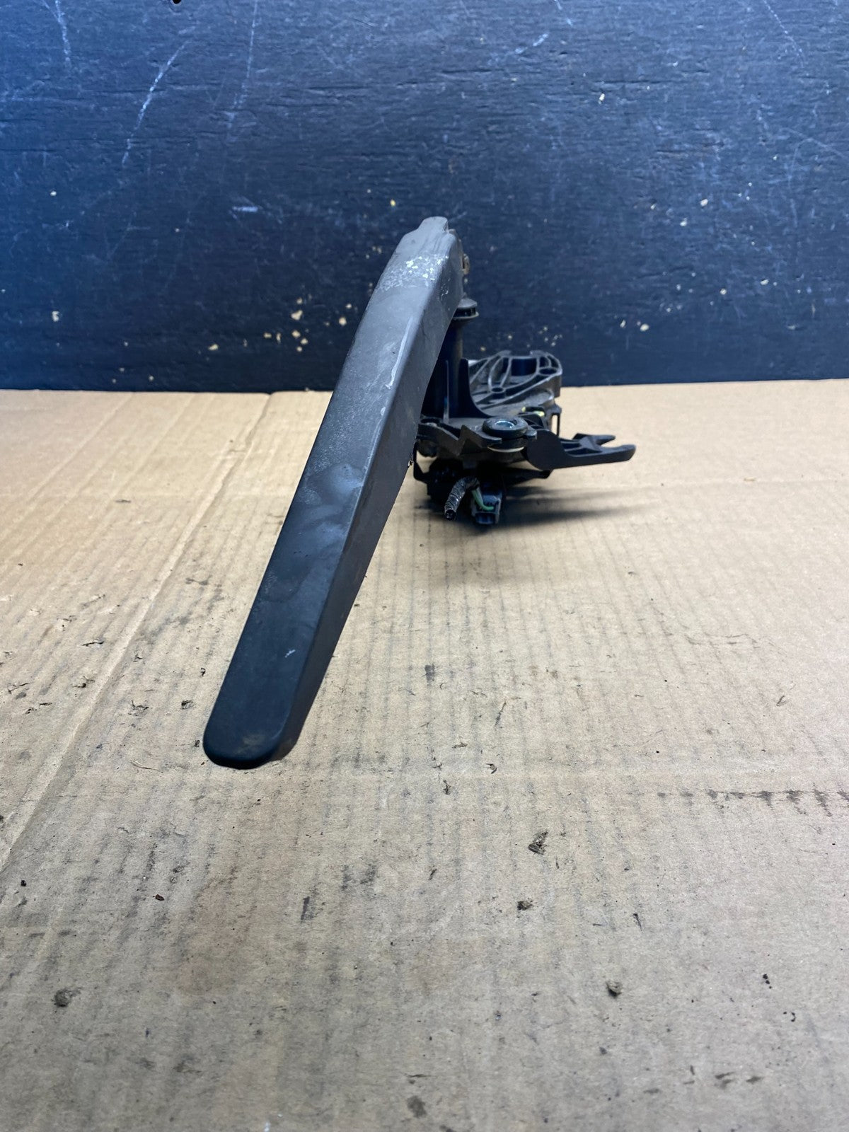 2013 to 2019 Ford Escape Rear Windshield Wiper Motor AA7738 DG2