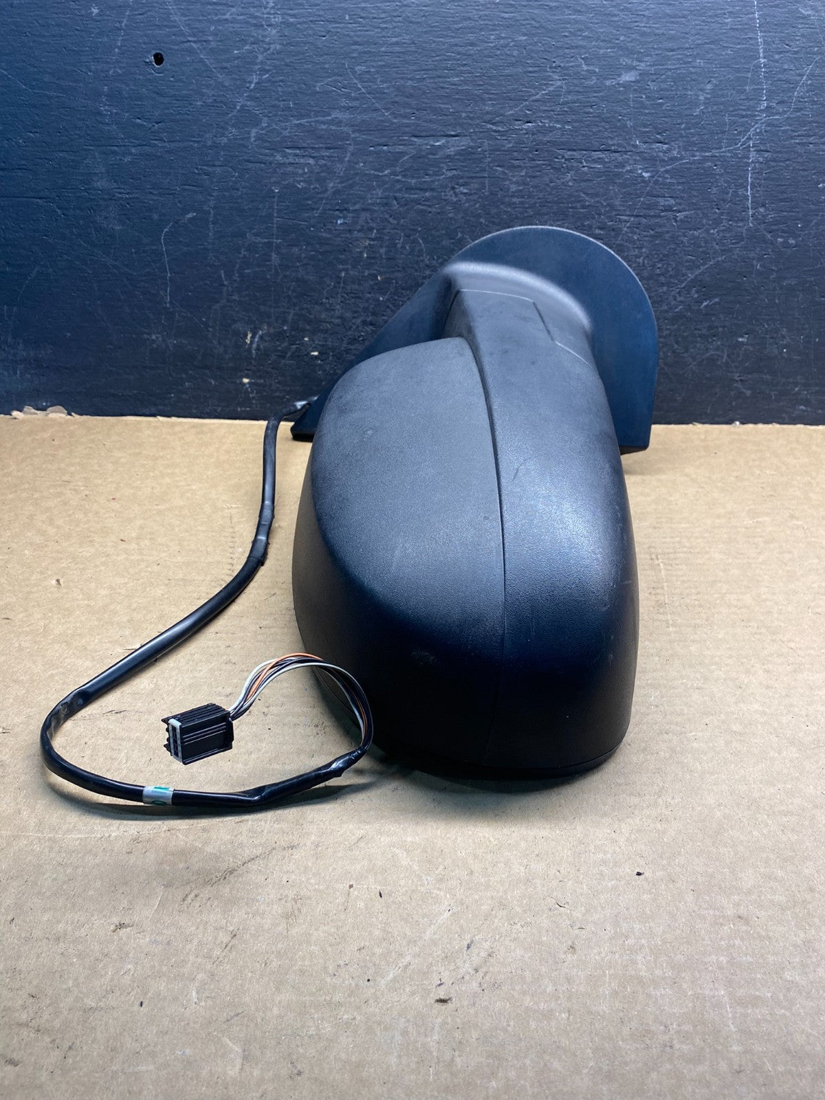 2007-2013 Chevrolet Tahoe Silverado Suburban Right Passenger Mirror AD9883 DW0