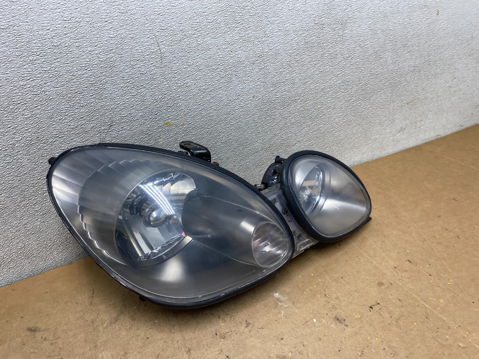 2001 to 2005 Lexus GS430 Gs300 Right Passenger Headlight Xenon HID x6921 DG2