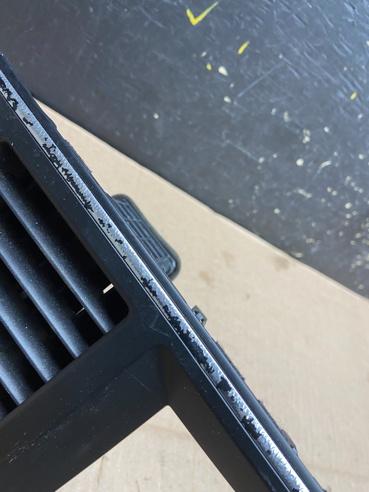 2017-2019 Hyundai Elantra Center Radio Climate Control Air Vent Bezel AB2126 DG3