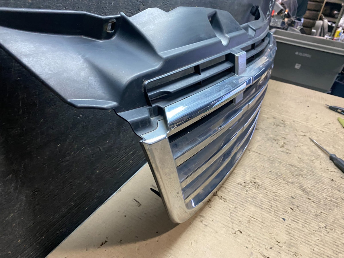 2007 to 2009 Freightliner Sprinter Front Upper Chrome Grill Grille V4350 GD2