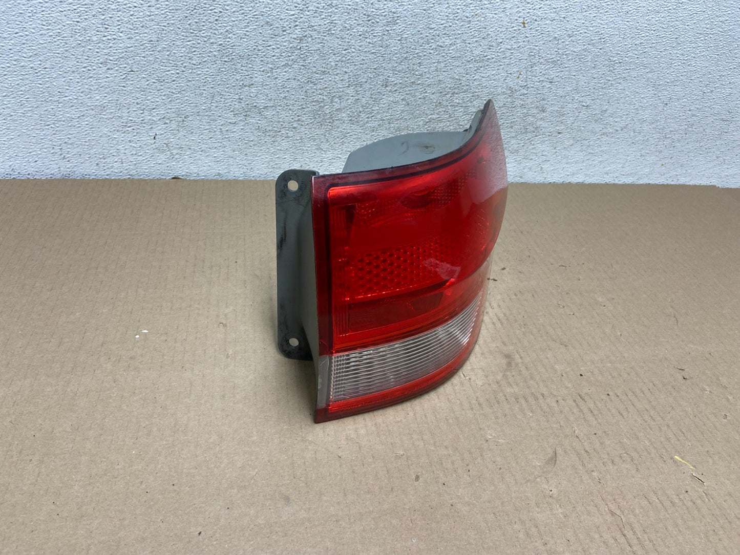 2011-2013 Jeep Grand Cherokee Right Passenger Side Rh Tail Light AG5850 DW2