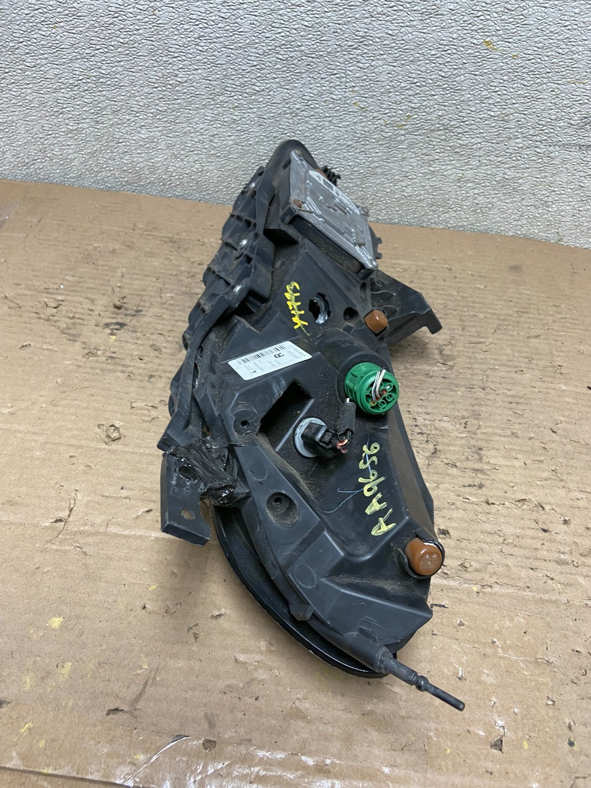 2014 - 2018 Jeep Cherokee Right Passenger RH Side LED Headlight Oem AA9656 DW7