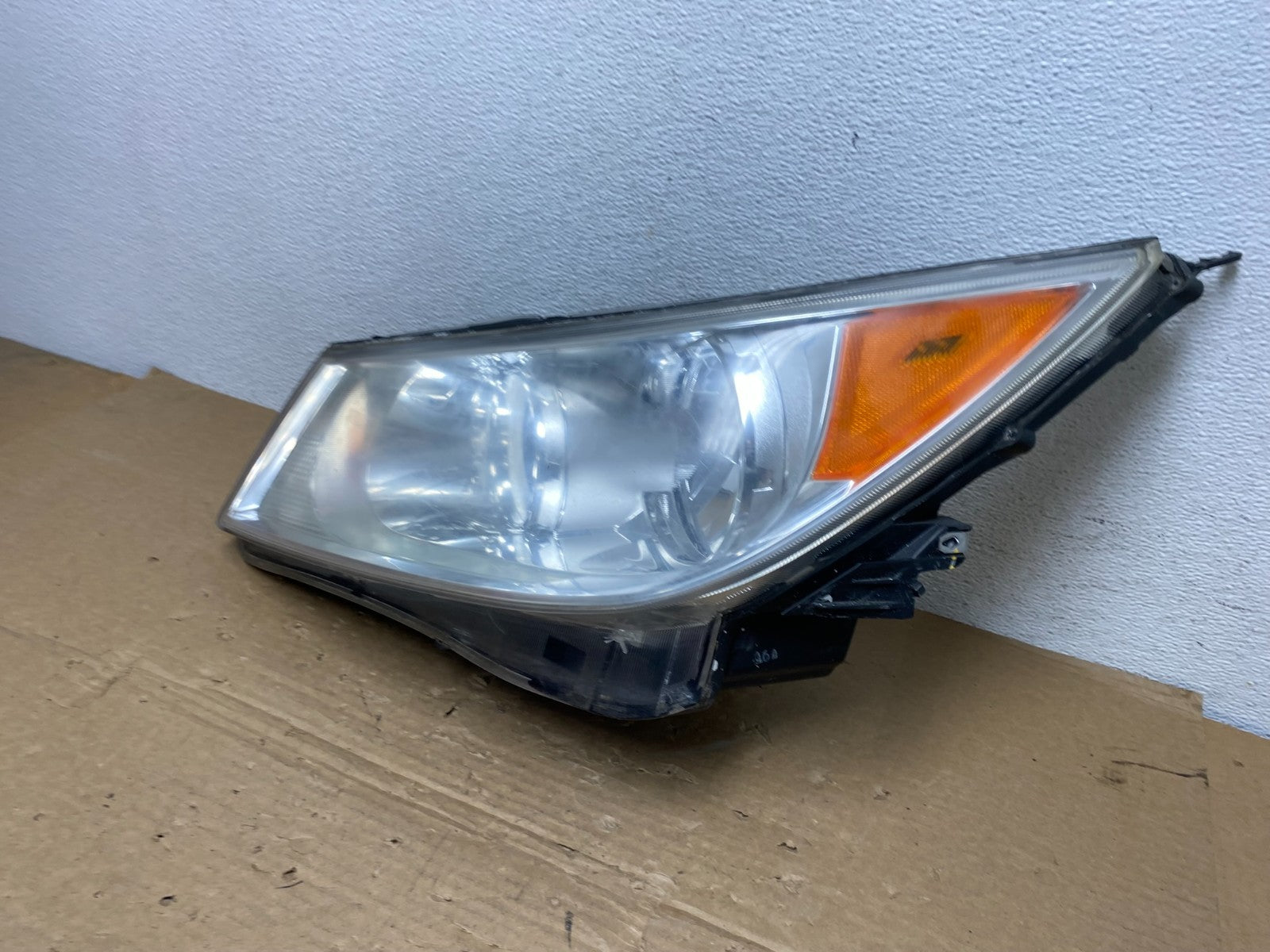 2010 to 2013 Buick Lacrosse Left Driver LH Halogen Headlight AD4032 DW1