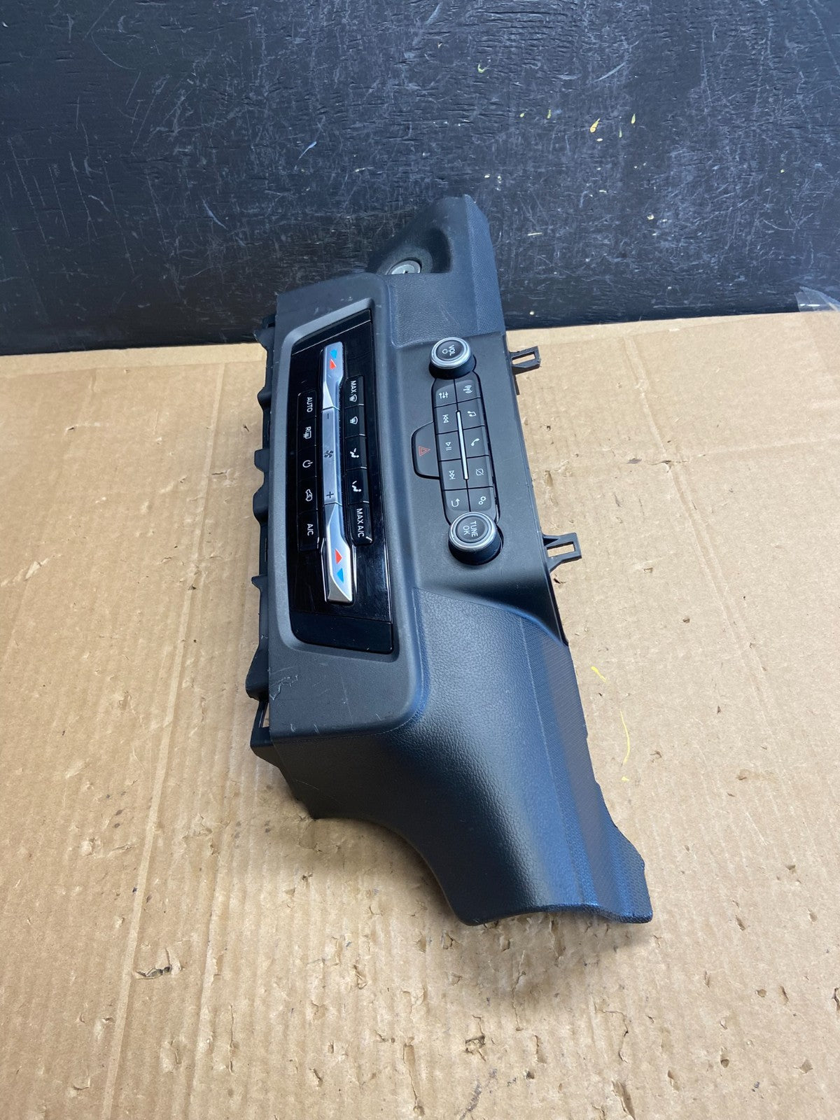 2020 to 2023 Ford Explorer A/C Heater Climate Control Panel ad2292 DG2