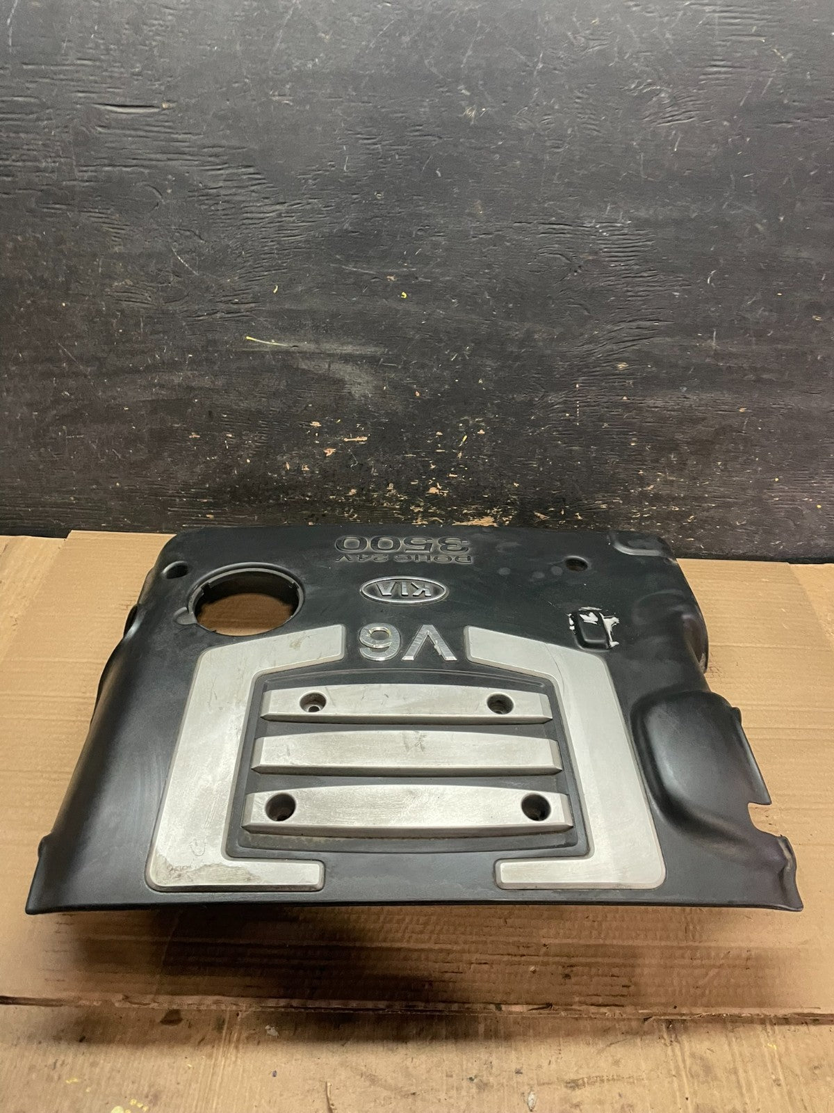 2003 to 2006 Kia Sorento 3.5L V6 Engine Motor Top Lid Cap Cover U80001